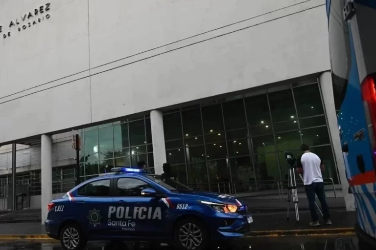 Tragedia en Santa Fe: una agente federal murió tras recibir un tiro en la cabeza y su hijo de 15 años quedó en el centro de la investigación