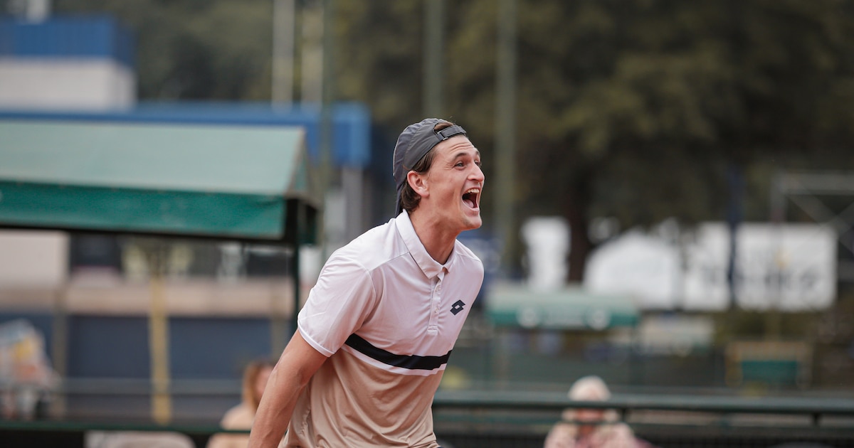 Luciano Ambrogi celebra su victoria en el ATP Challenger de Tucumán
