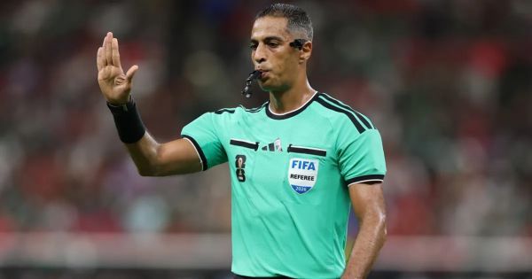 Amin Mohamed, árbitro del partido Argentina-Austria en el Mundial 2026