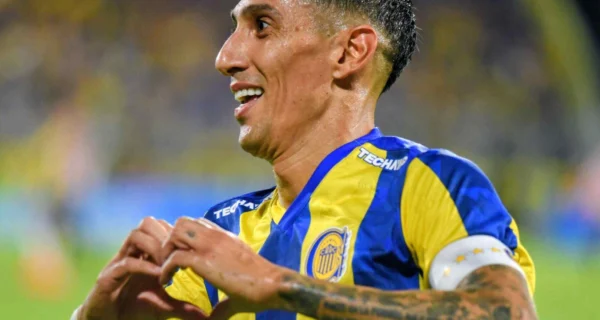 Ángel Di María en acción con Rosario Central