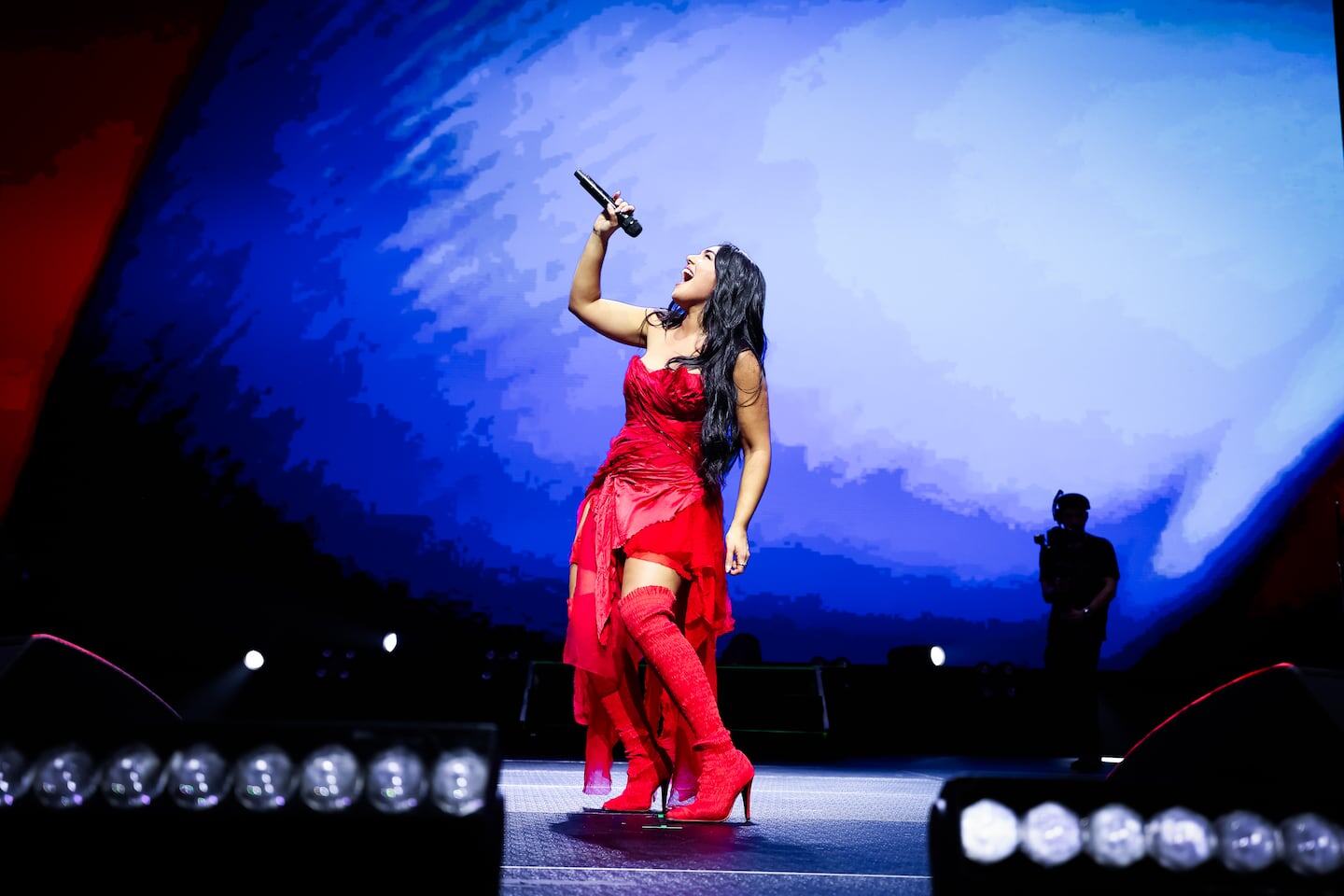 Ángela Leiva deslumbró en el Movistar Arena con un show inolvidable