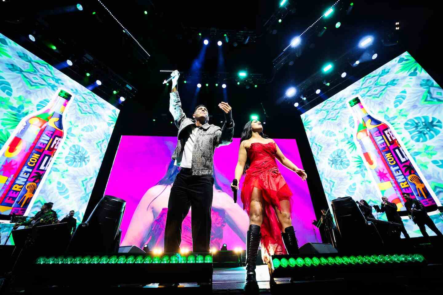 Ángela Leiva deslumbró en el Movistar Arena con un show inolvidable