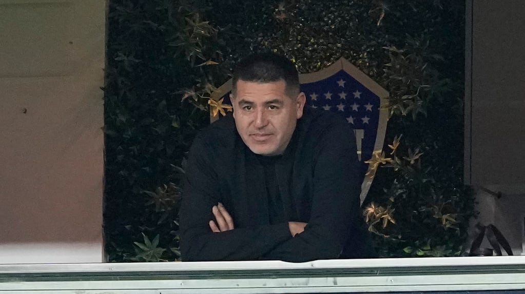 Esequiel Barco en acción durante un partido de fútbol