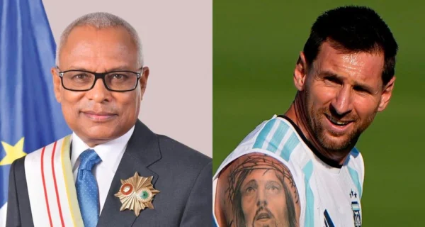 Lionel Messi recibiendo una camiseta de Cabo Verde como homenaje