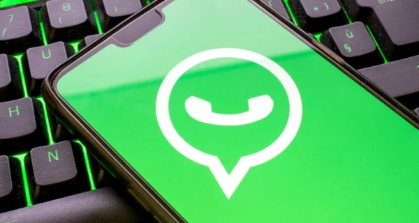 Ilustración sobre la verificación por cifrado en WhatsApp
