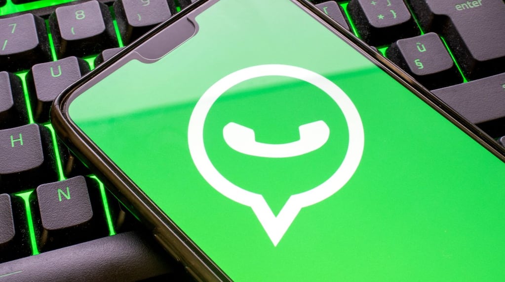 Ilustración sobre la verificación por cifrado en WhatsApp
