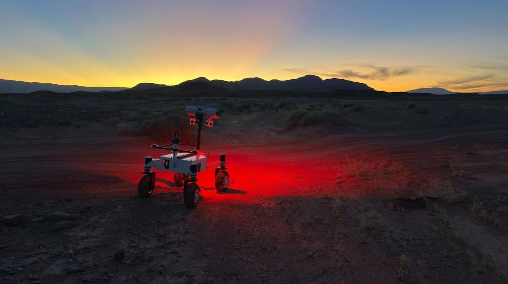 Ernest, el nuevo rover de la NASA, en pruebas en el desierto
