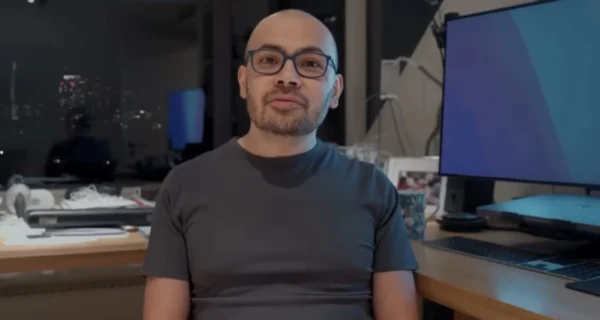 Demis Hassabis, CEO de Google DeepMind, durante una conferencia sobre inteligencia artificial