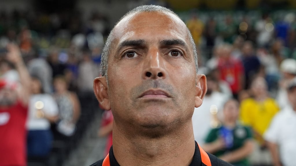 Desplazamiento del DT de Túnez tras la derrota ante Suecia en el Mundial 2026