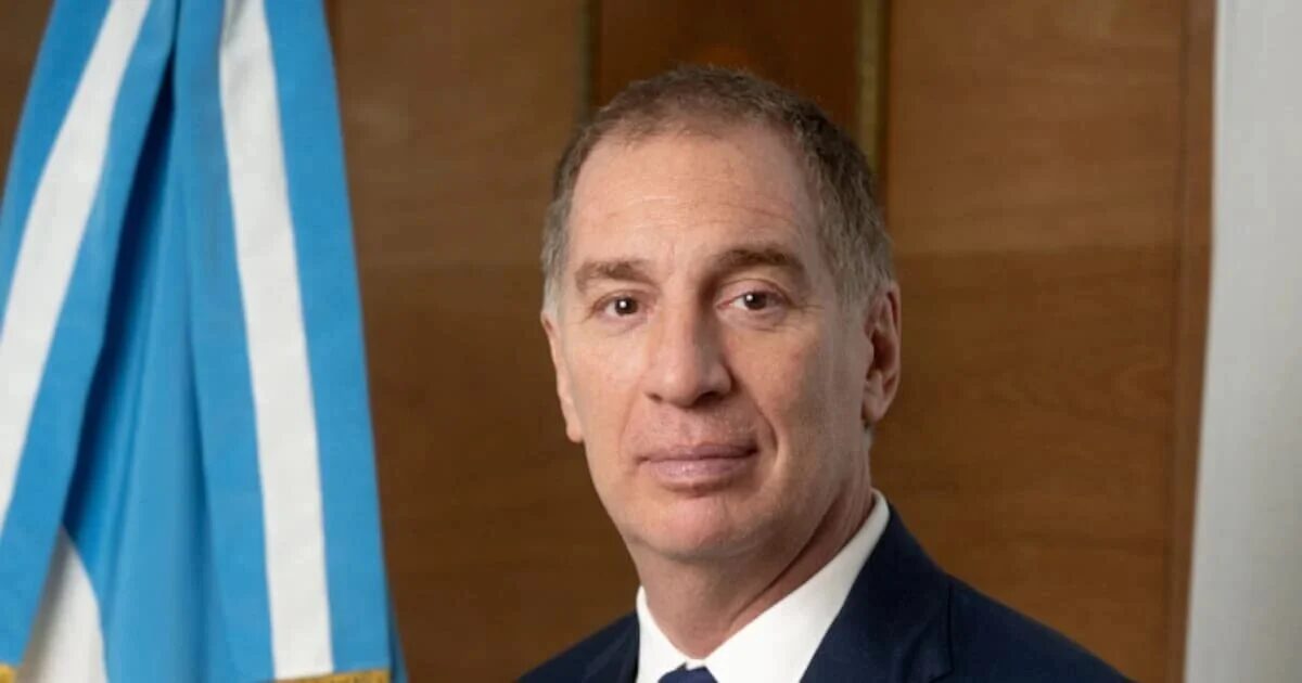Diego Santilli asumiendo como nuevo jefe de Gabinete