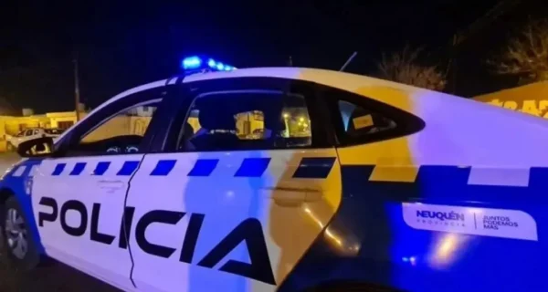 Dos jóvenes en el Hospital Heller tras un ataque a puñaladas en Neuquén