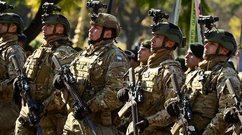 Personal militar argentino durante un acto oficial