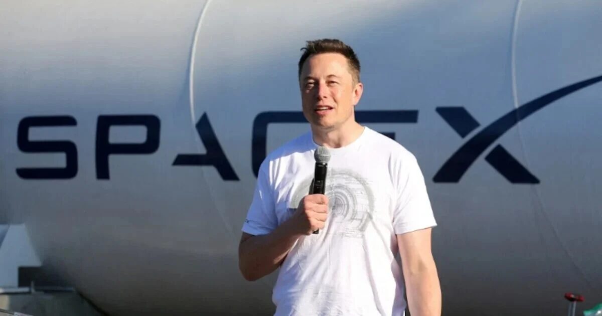 Elon Musk durante un evento de SpaceX