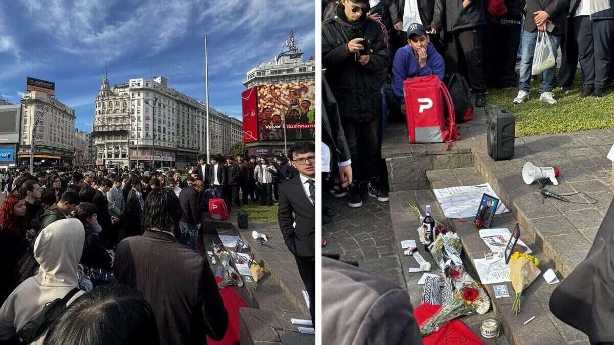 Homenaje a Gaspi en el Obelisco con seguidores y su madre