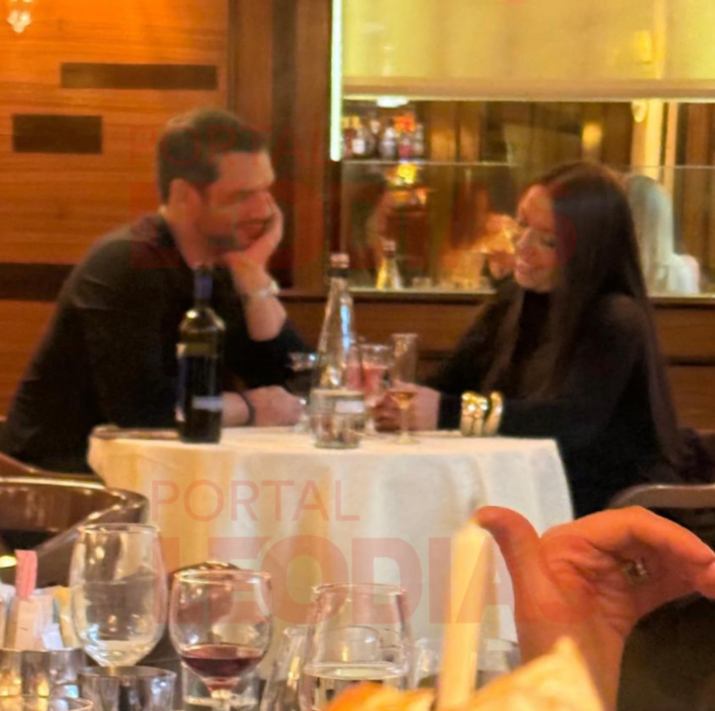 Samir Xaud y Camila Cristina Andrade en una cena en Nueva York durante el Mundial
