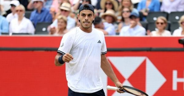 Francisco Cerúndolo celebra su victoria en el ATP 500 de Queen's