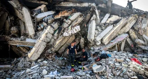 Edificios colapsados en La Guaira, Venezuela tras los terremotos