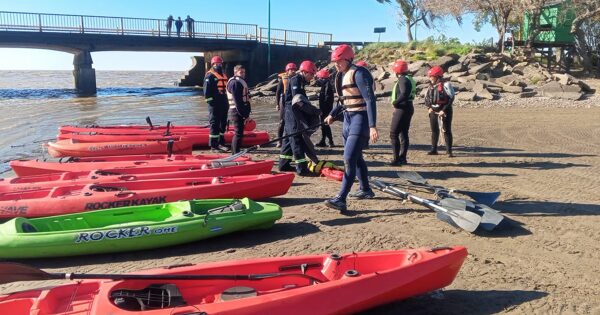 Operativo de búsqueda de pescadores en el Río de la Plata