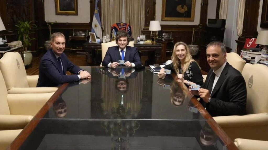 Javier Milei en una reunión en la Casa Rosada