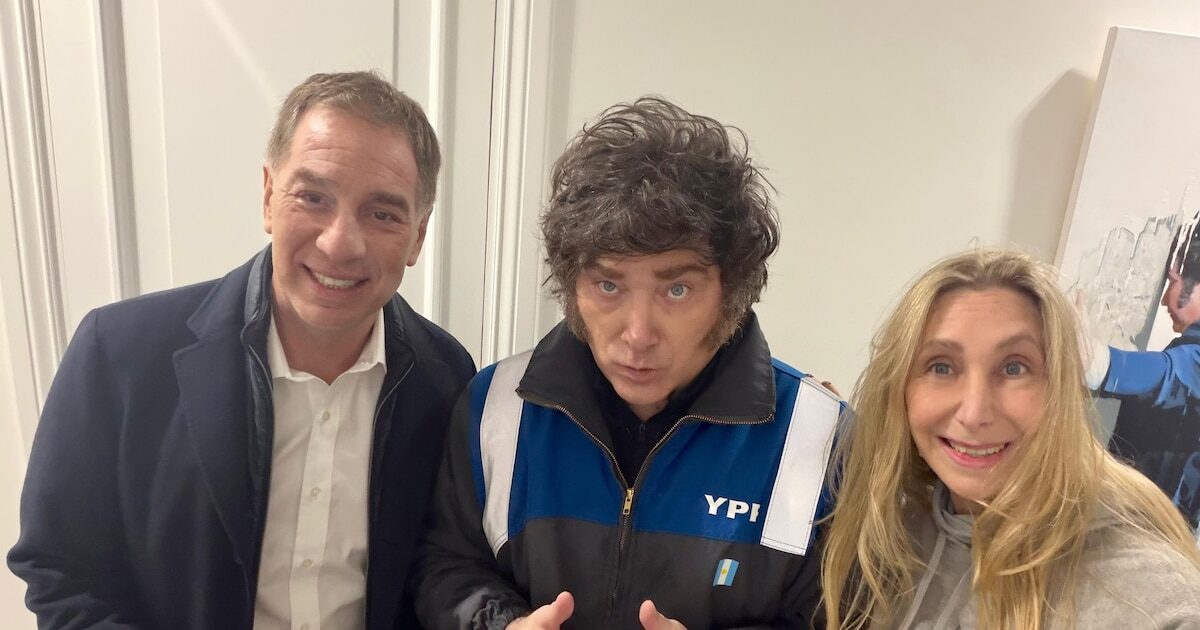 Javier Milei en reunión con legisladores