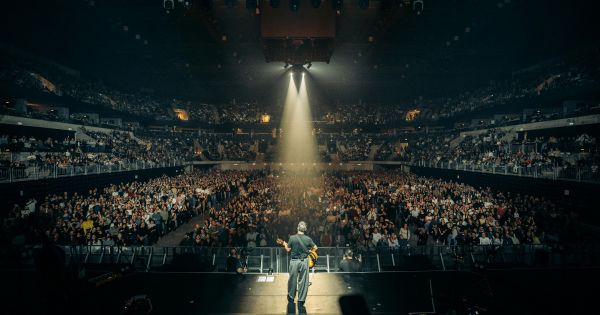 Jorge Drexler durante su concierto en Montevideo
