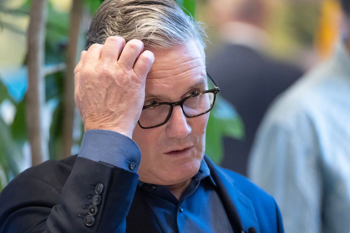 Keir Starmer durante una conferencia de prensa