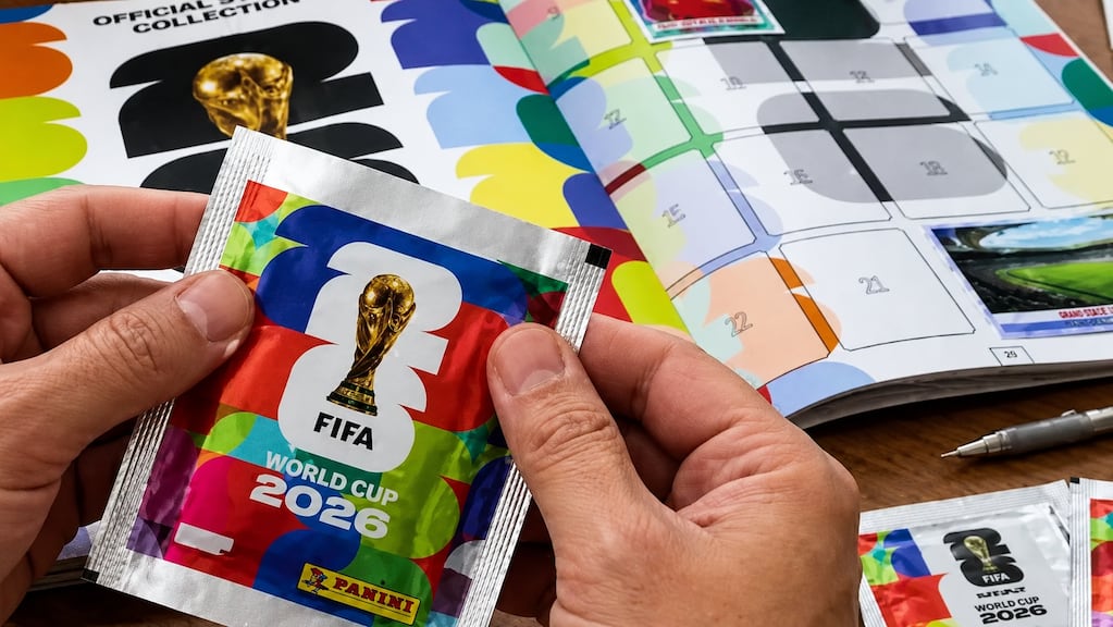 Adolescente estafado con figuritas del Mundial