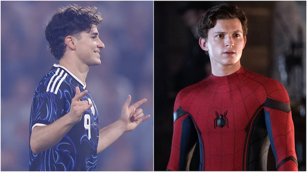 Julián Álvarez y Tom Holland en un intercambio virtual