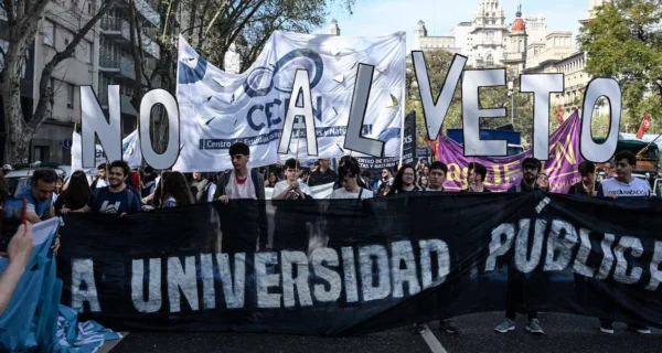 Celebración de la UBA tras fallo de la Corte Suprema sobre financiamiento universitario