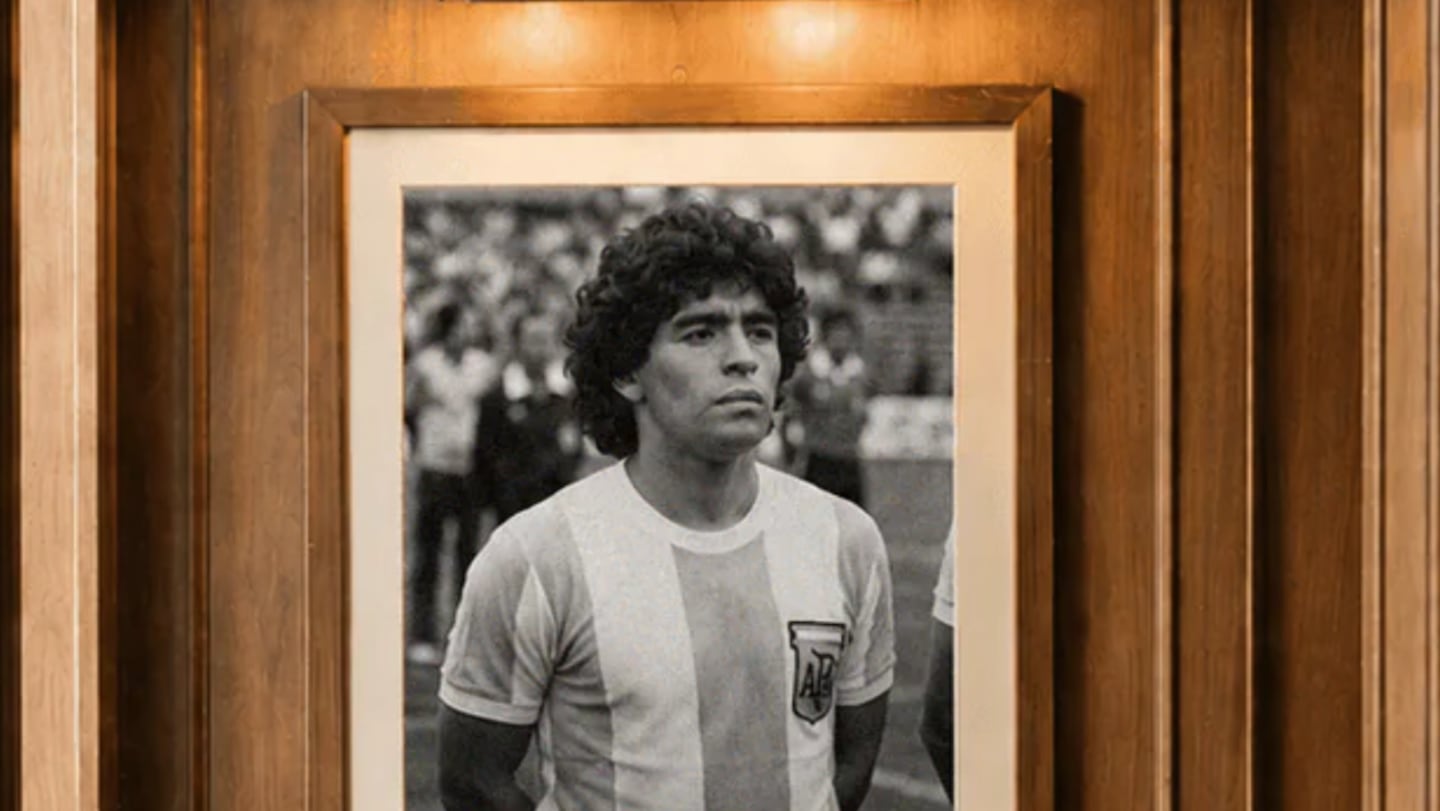 Lanzan la primera marca de moda oficial de Diego Maradona con el aval de su familia