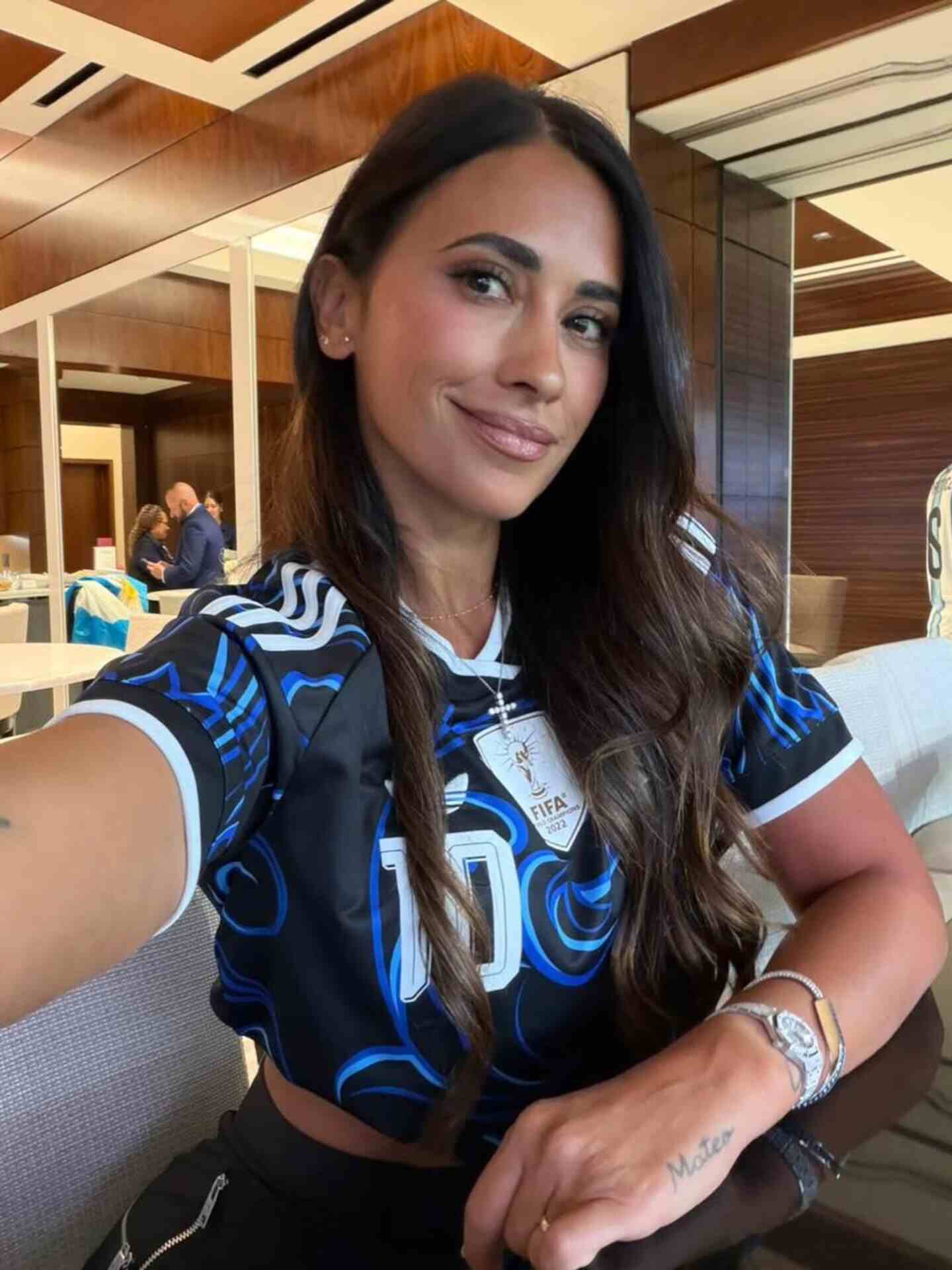 Las Tendencias de Moda Mundialista: Antonela Roccuzzo, Agustina Gandolfo y Caro Calvagni Deslumbran en Dallas