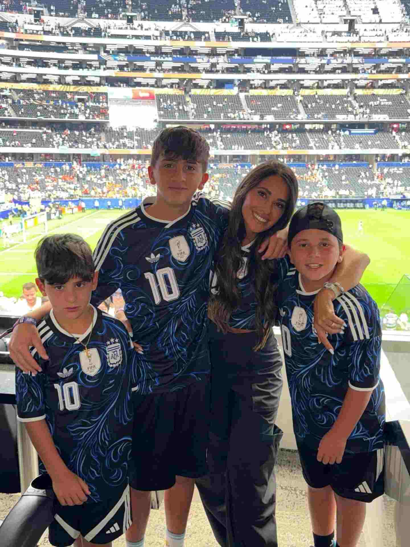 Las Tendencias de Moda Mundialista: Antonela Roccuzzo, Agustina Gandolfo y Caro Calvagni Deslumbran en Dallas