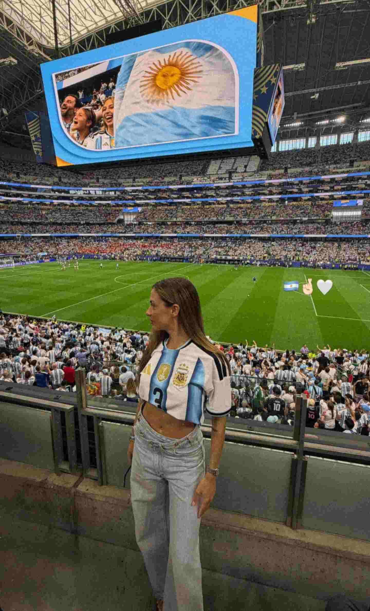 Las Tendencias de Moda Mundialista: Antonela Roccuzzo, Agustina Gandolfo y Caro Calvagni Deslumbran en Dallas