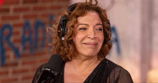 Lizy Tagliani durante una entrevista en televisión