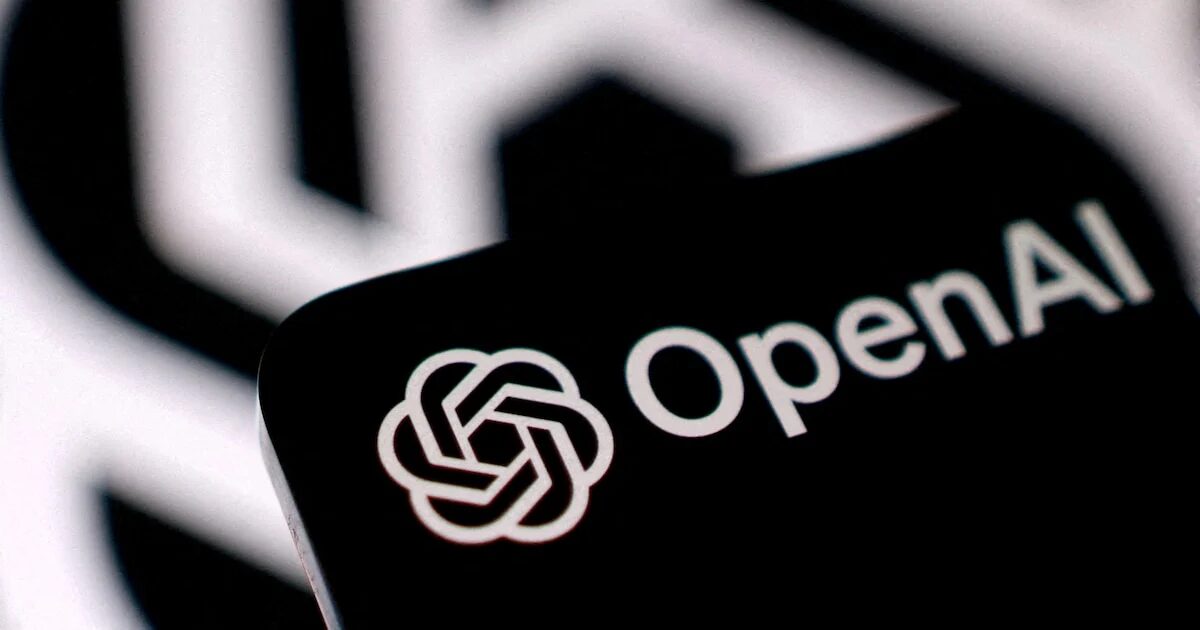 Logotipo de OpenAI en un fondo tecnológico