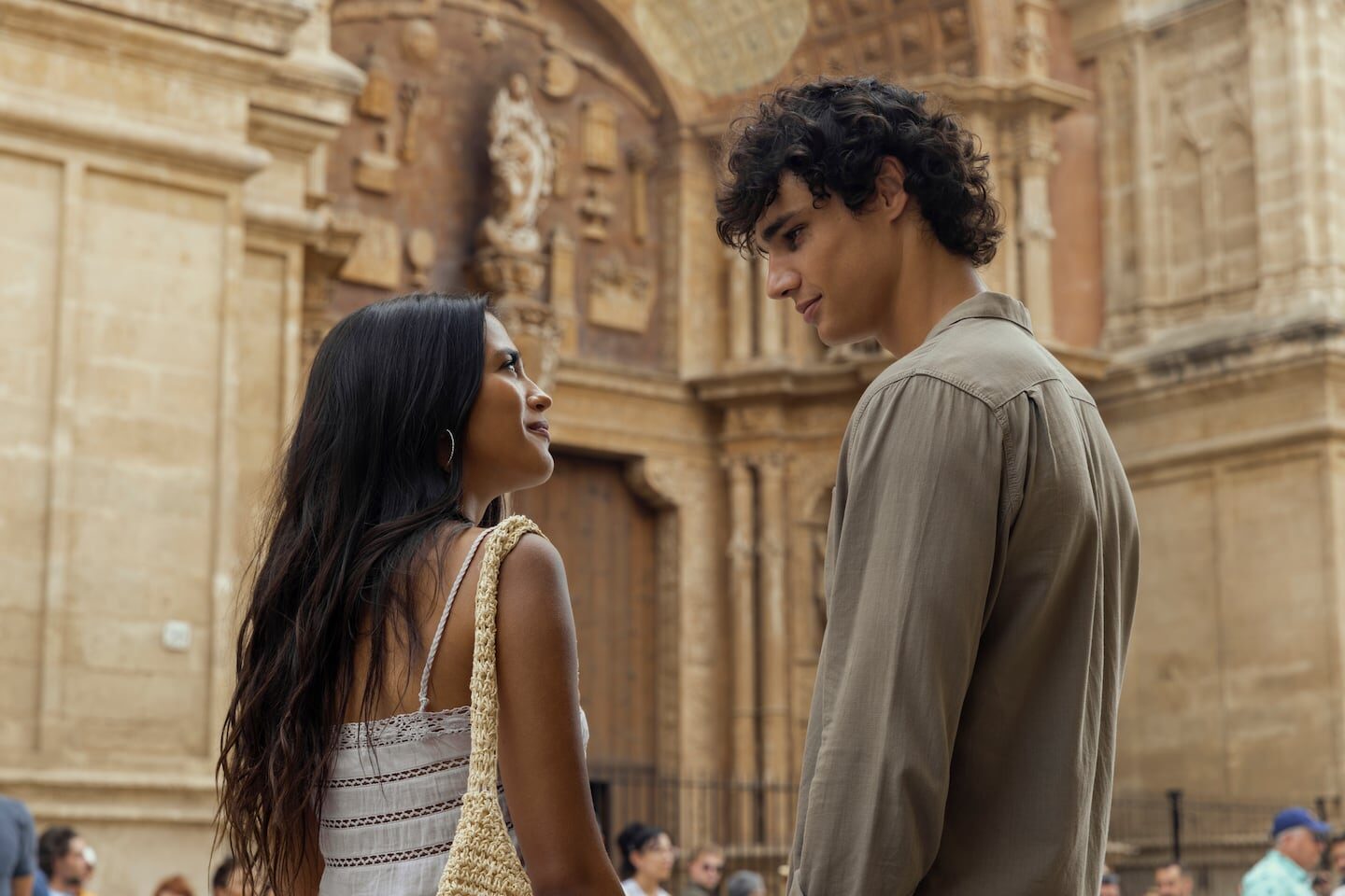 Maia Reficco da un gran paso en Hollywood con 'The Last Sunrise' junto a Eva Longoria
