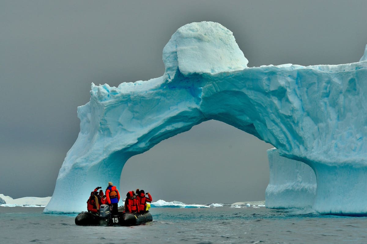 Pérdida alarmante de hielo en la Antártida: se desprendió una masa del tamaño de Francia