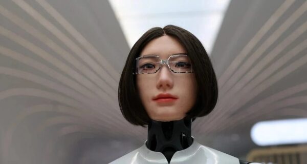 Robot humanoide en un aula