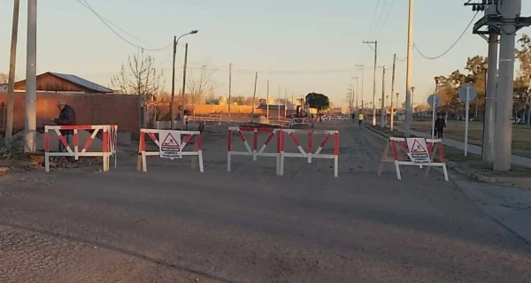 Obra de ampliación de la red cloacal en Roca