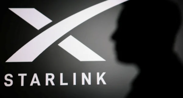 Antena de Starlink en un entorno urbano