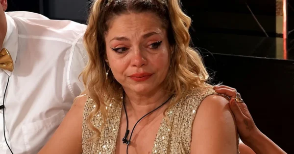 Tamara Paganini en Gran Hermano durante una cena emotiva con Santiago del Moro