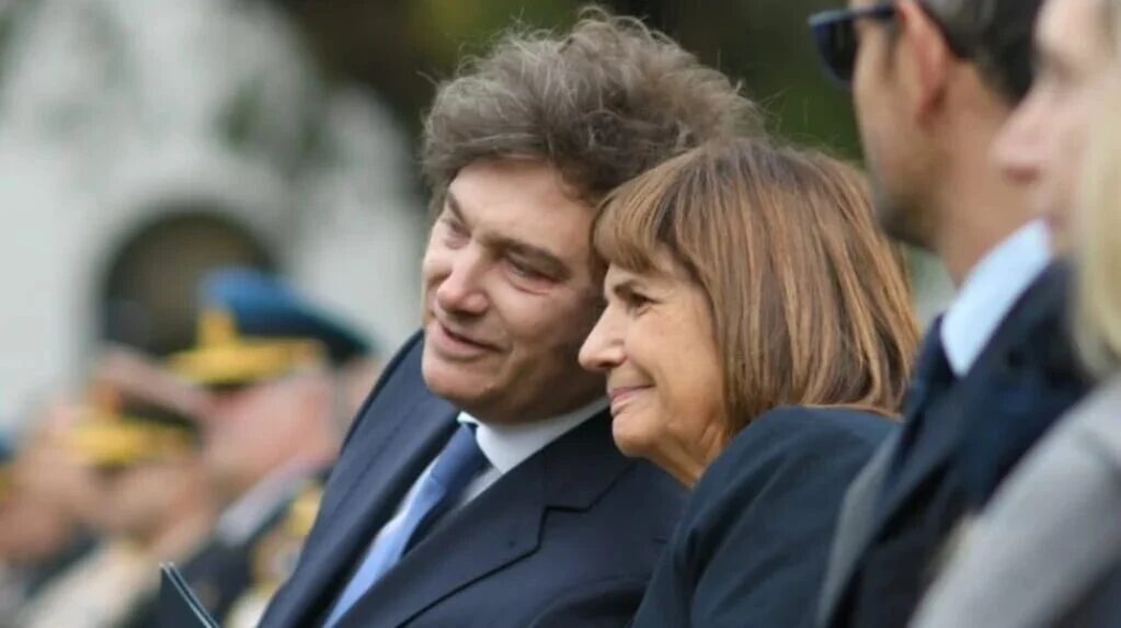 Patricia Bullrich y Javier Milei en el Congreso