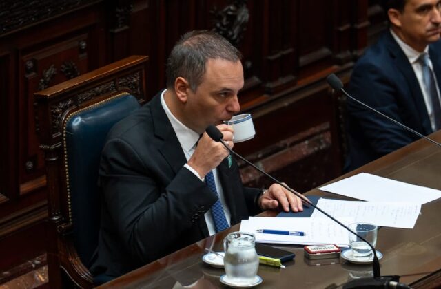 SE VIRALIZÓ UN TUIT EN EL QUE ADORNI CONTABA QUE EN 2018 LE HABÍAN CORTADO LA LUZ POR FALTA DE PAGO