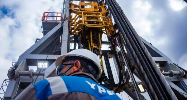 YPF concentra su producción de petróleo en Vaca Muerta