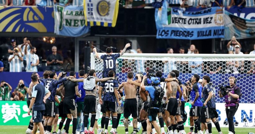 Selección argentina regresando del Mundial 2026