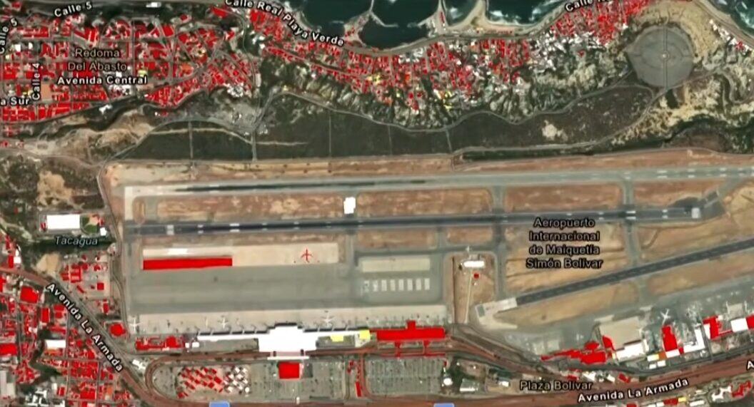 Vista aérea del Aeropuerto Internacional Simón Bolívar en Venezuela