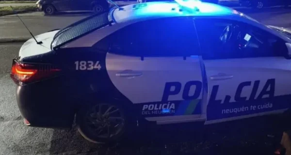 Hombre herido tras caer de un techo en Neuquén
