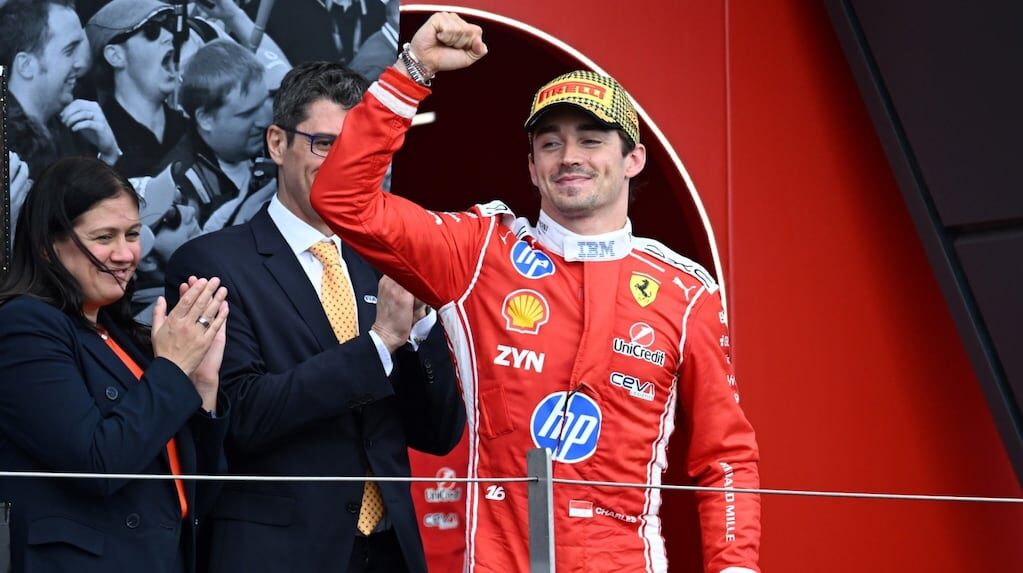 Charles Leclerc celebrando su victoria en el GP de Gran Bretaña