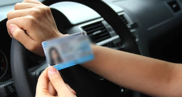 Allanamiento en Neuquén por estafa de licencias de conducir