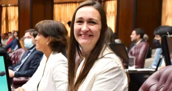 Luciana Perano durante una sesión en la Cámara de Diputados de San Luis